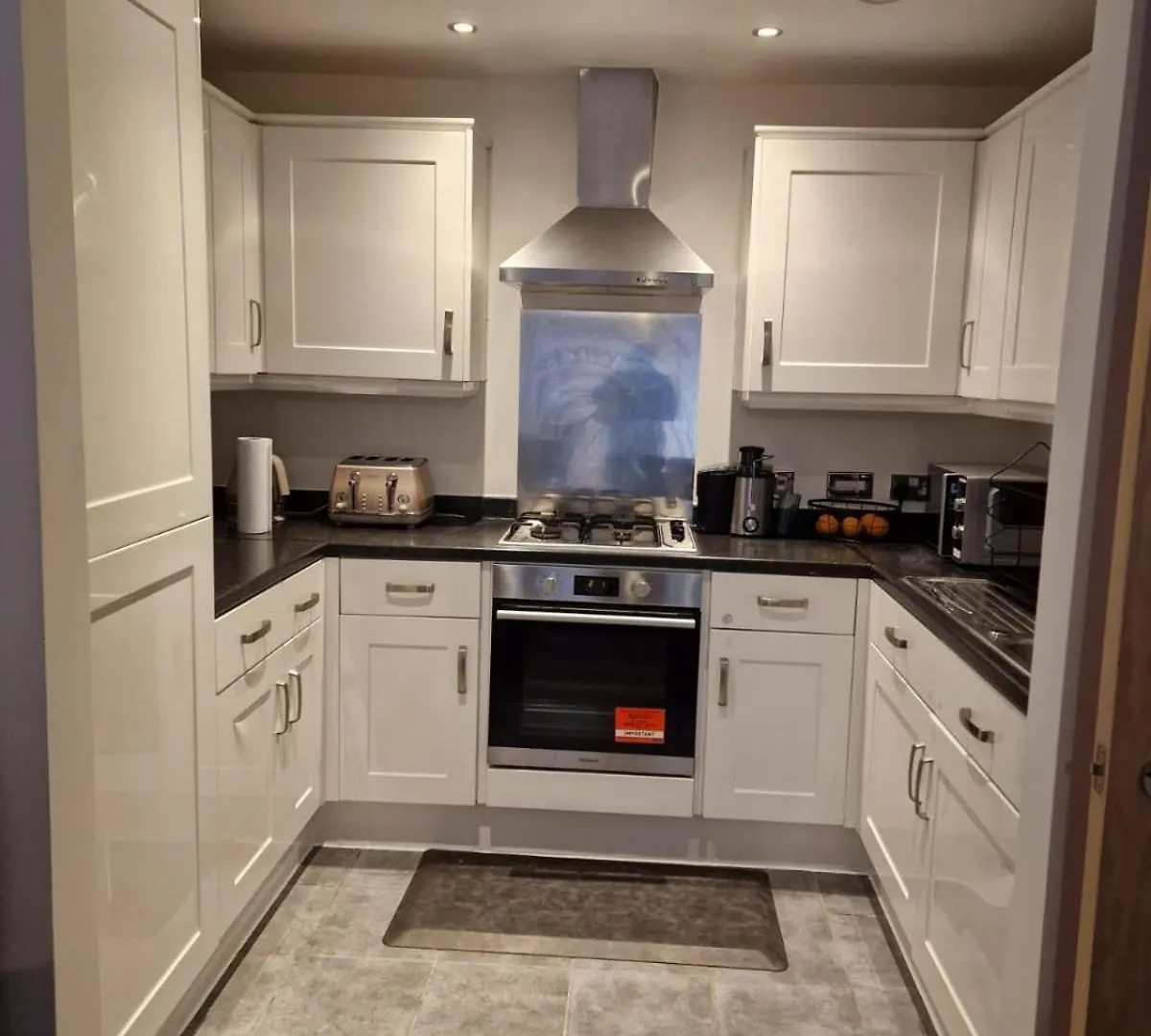 Canary Wharf View Apartments Londyn