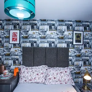 https://dejays-apartment.brighton-hotels-england.com