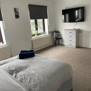  Apartment Lovely 4 Bedroom 2 Bathroom