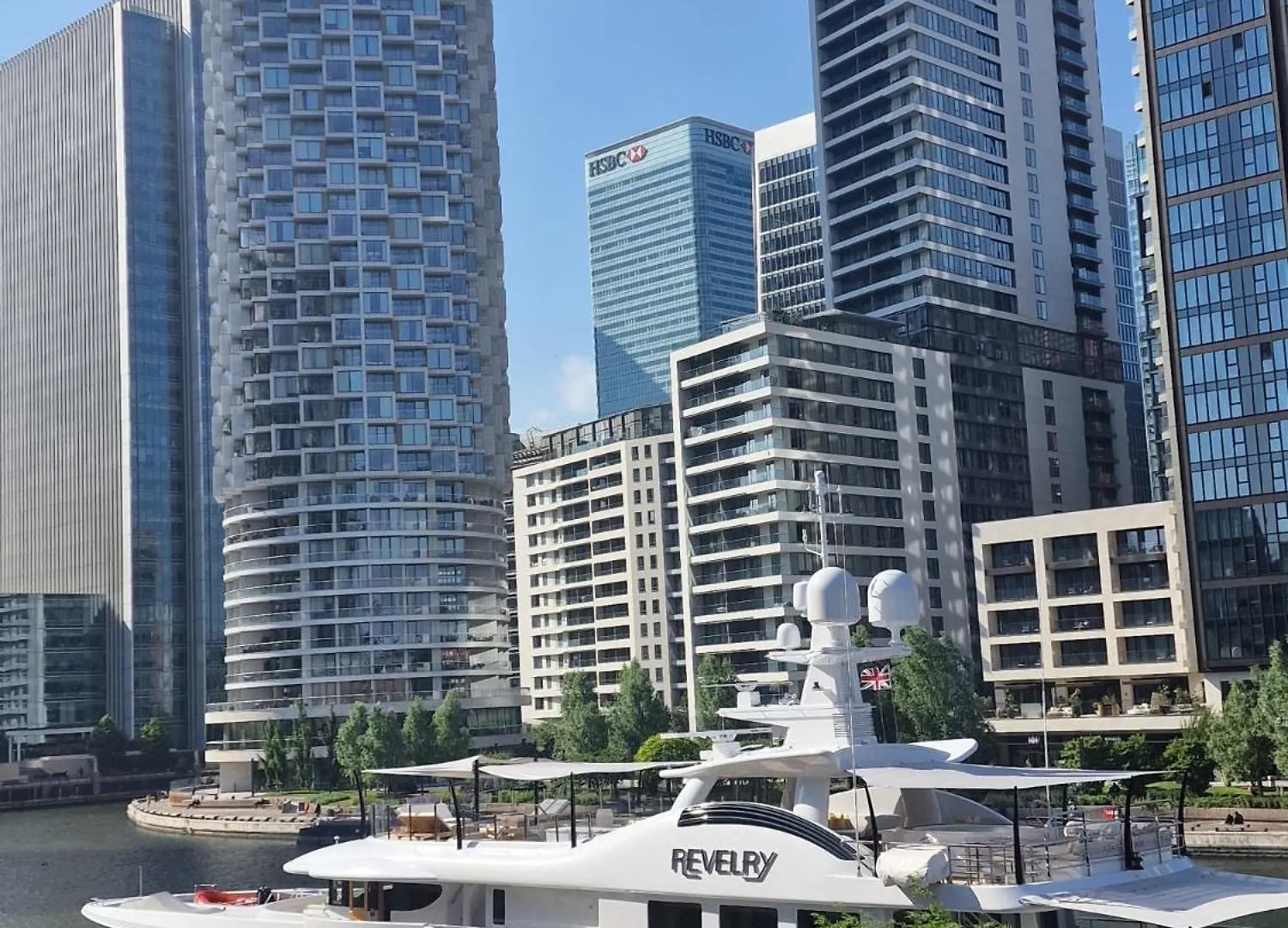 Canary Wharf View Apartments London